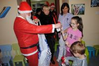 Miko�aj na oddziale dzieci�cym